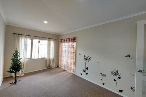 Photo of property in 16h Lincoln Road, Henderson, Auckland, 0610