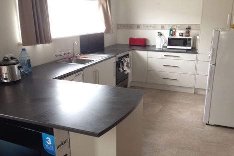 Photo of property in 4 Belvedere Crescent, Takaro, Palmerston North, 4412