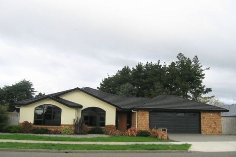 Photo of property in 23 Holcombe Drive, Paraparaumu, 5032