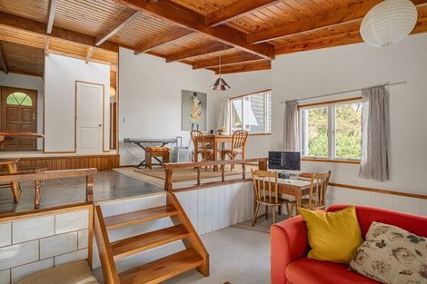 Photo of property in 5b Pohutukawa Grove, Whitianga, 3510