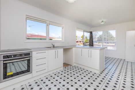 Photo of property in 2/48 Trimdon Street, Randwick Park, Auckland, 2105