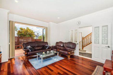 Photo of property in 52 Scarlet Oak Drive, Schnapper Rock, Auckland, 0632
