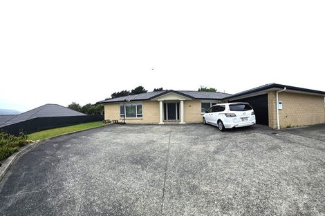 Photo of property in 93a Taylor Terrace, Tawa, Wellington, 5028