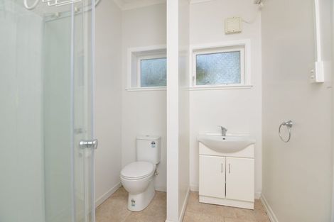 Photo of property in 35 Seaview Terrace, Northland, Wellington, 6012