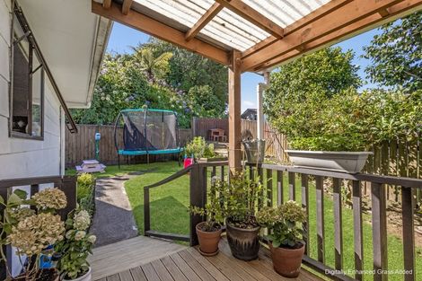 Photo of property in 13 Tahurangi Place, Spotswood, New Plymouth, 4310