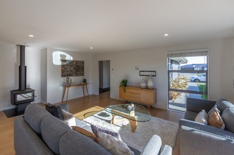 Photo of property in 10 Shale Court, Rolleston, 7614