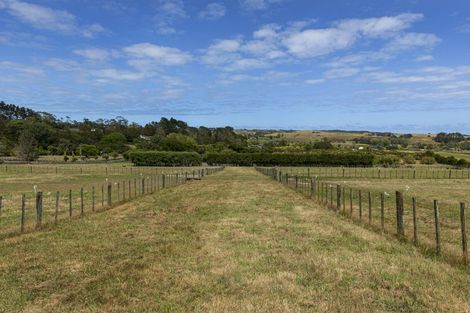 Photo of property in 33 Cable Road, Waimauku, 0881