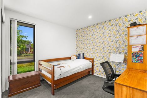 Photo of property in 17 Sovereign Gardens, Halswell, Christchurch, 8025