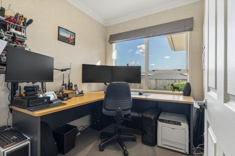 Photo of property in 36 Waterside Drive, Pyes Pa, Tauranga, 3112