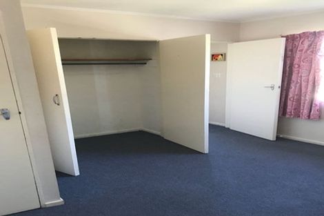 Photo of property in 26 Batchelor Street, Newlands, Wellington, 6037