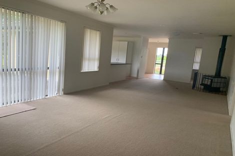 Photo of property in 103 Oraha Road, Kumeu, 0892