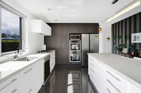 Photo of property in 3 Te Arakete Place, Hurworth, New Plymouth, 4310