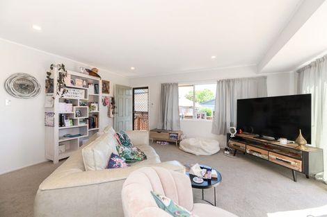 Photo of property in 3/117 Shakespeare Road, Milford, Auckland, 0620