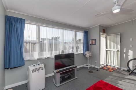 Photo of property in 1/2 Himatangi Street, Himatangi Beach, Foxton, 4891