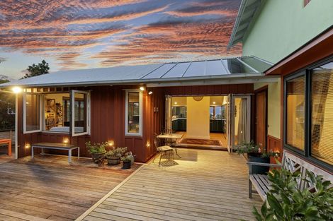 Photo of property in 12-12a Maungaraki Road, Korokoro, Lower Hutt, 5012