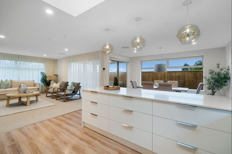 Photo of property in 16 Atutahi Street, Hurdon, New Plymouth, 4310