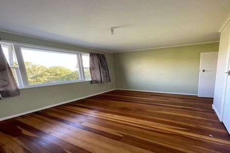 Photo of property in 147 Ruskin Road, Newlands, Wellington, 6037