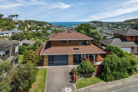 Photo of property in 5 Bay Lair Grove, Island Bay, Wellington, 6023