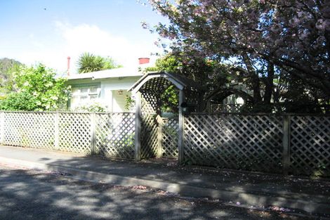 Photo of property in 16 Harper Street, Nelson, 7010