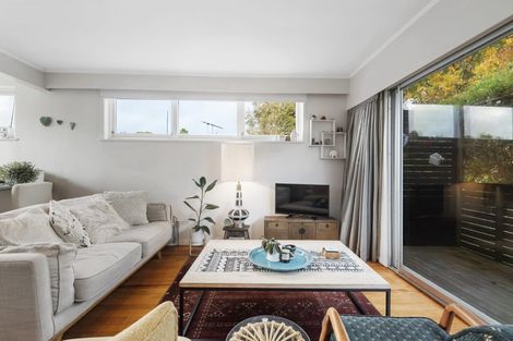 Photo of property in 4/20 Penning Road, Castor Bay, Auckland, 0620