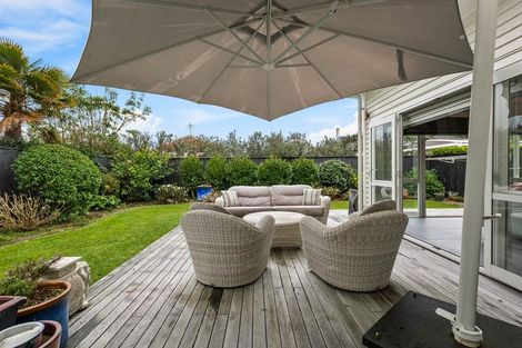 Photo of property in 16 Kensington Drive, Orewa, 0931