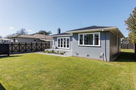 Photo of property in 12 Galway Avenue, Hokowhitu, Palmerston North, 4410