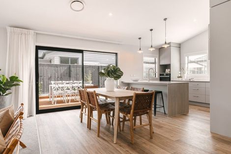 Photo of property in 27 Daniel Place, Kelvin Grove, Palmerston North, 4414