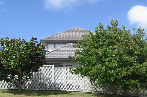 Photo of property in 24 Te Hoe Grove, Pinehill, Auckland, 0632