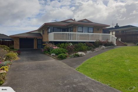 Photo of property in 100 Racecourse Road, Waiuku, 2123