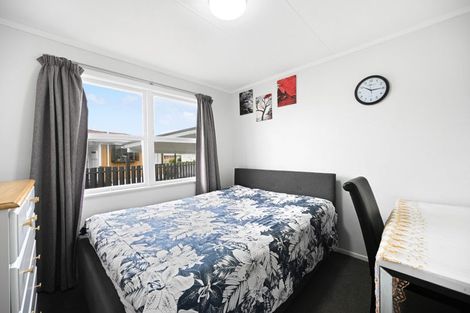 Photo of property in 10 Bremridge Place, Melville, Hamilton, 3206