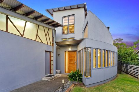 Photo of property in 65 Forrest Hill Road, Milford, Auckland, 0620