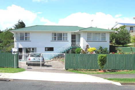 Photo of property in 29 Trojan Crescent, New Lynn, Auckland, 0600