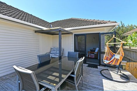Photo of property in 10 Oak Street, Ebdentown, Upper Hutt, 5018