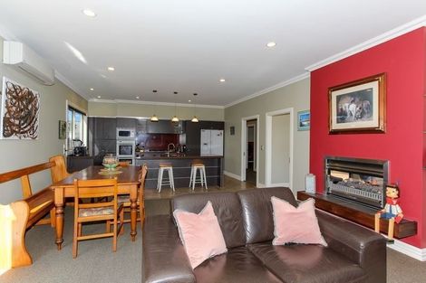 Photo of property in 14 Parkvue Drive, Bell Block, New Plymouth, 4312
