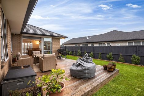 Photo of property in 8 Tahuna Minhinnick Drive, Glenbrook, Waiuku, 2681