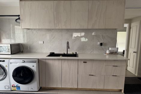 Photo of property in 5a San Luis Place, Golflands, Auckland, 2013