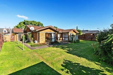 Photo of property in 11 Evanda Crescent, Conifer Grove, Takanini, 2112