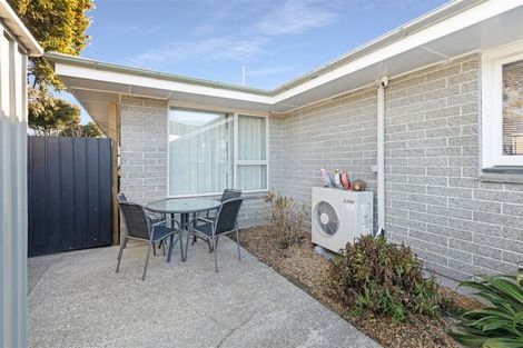 Photo of property in 2/7 Curletts Road, Sockburn, Christchurch, 8042