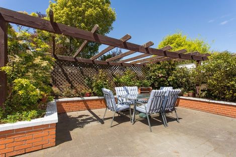 Photo of property in 2/18 Rembrandt Place, Burnside, Christchurch, 8053