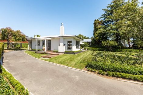 Photo of property in 23 Saint Hill Lane, Havelock North, 4130