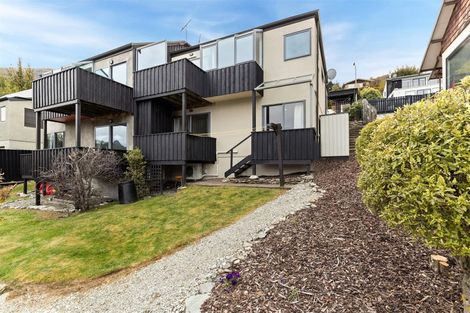Photo of property in 18b Cameron Place, Fernhill, Queenstown, 9300