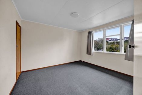 Photo of property in 12 Grenville Street, Marfell, New Plymouth, 4310