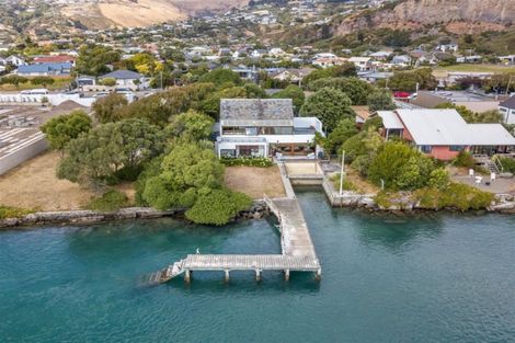Photo of property in 102 Beachville Road, Redcliffs, Christchurch, 8081