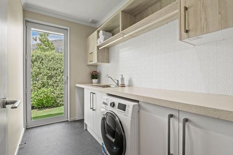 Photo of property in 10 Coburn Place, Lake Hayes, Queenstown, 9304