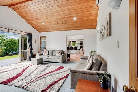 Photo of property in 37 Greenfield Drive, Western Heights, Hamilton, 3200