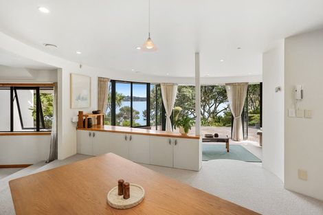 Photo of property in 16 James Clendon Place, Okiato, Russell, 0272