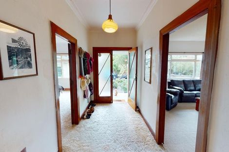 Photo of property in 6 Taranaki Street, Saint Johns Hill, Whanganui, 4501