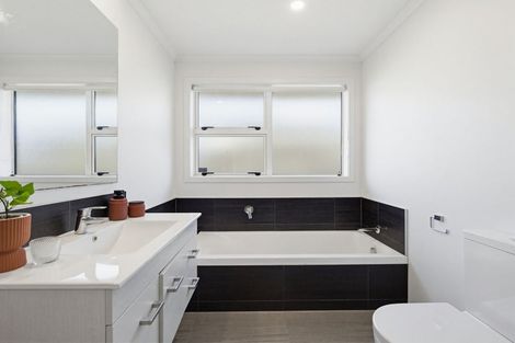 Photo of property in 22 Florence Avenue, Palmerston North, 4414