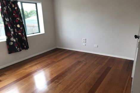 Photo of property in 3179 Great North Road, New Lynn, Auckland, 0600