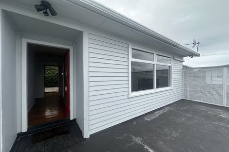 Photo of property in 1/14 Roberts Road, Te Atatu South, Auckland, 0610